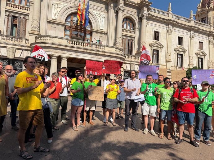 Sindicat d'Estudiants denuncia la "actitud delictiva" de Badenas y anuncia una querella