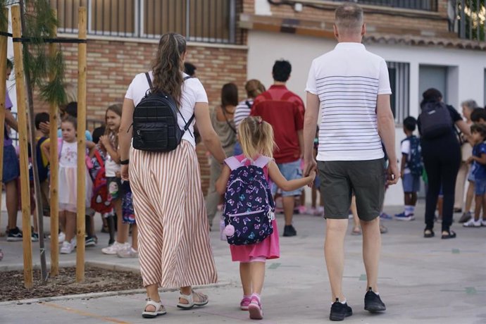 Archivo - Imágenes de la vuelta al colegio, a 10 de septiembre de 2025 en Málaga (Andalucía, España).