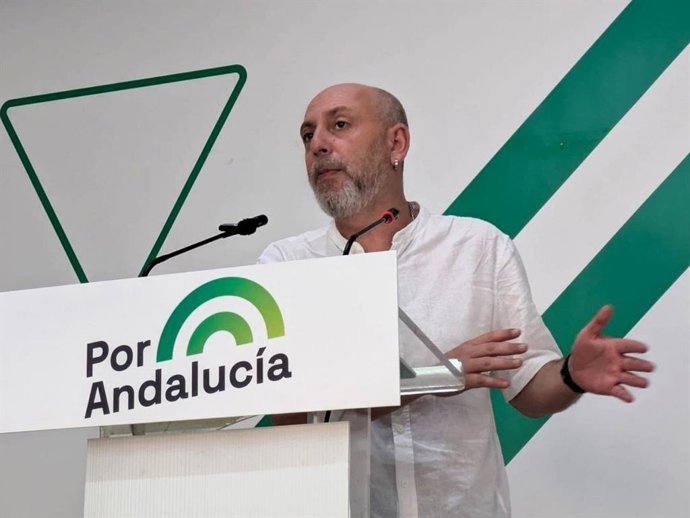 El parlamentario de Por Andalucía por la provincia de Málaga, Ernesto Alba, en una imagen de archivo.