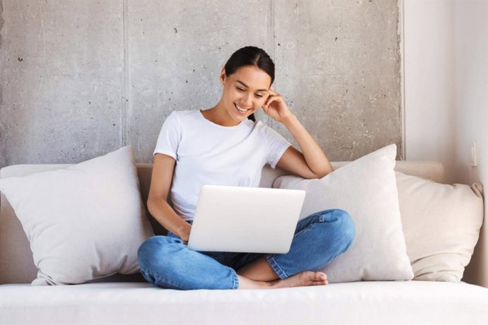 La Tienda HOME, finalista a mejor ficha de producto en los Ecommerce Awards 2026 por su configurador de sofás