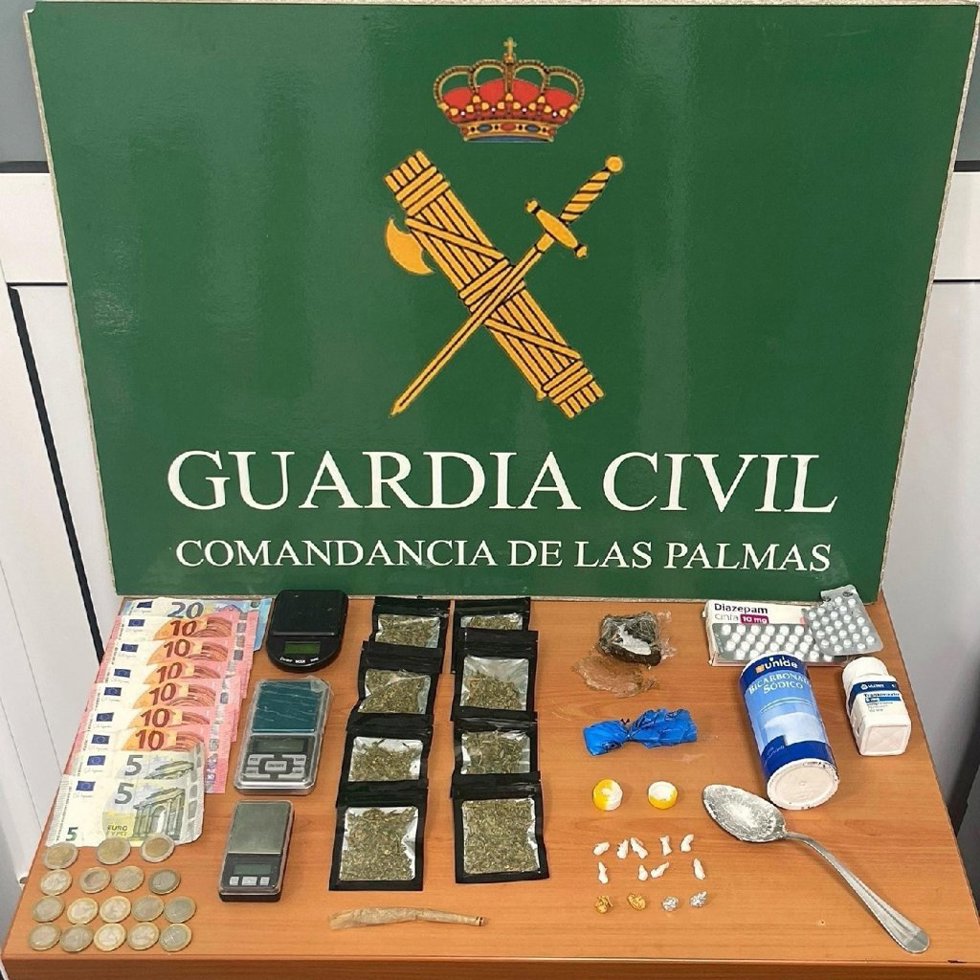 La Guardia Civil desarticula dos puntos de ventas de drogas en Corralejo (Fuerteventura)