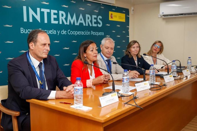 Inauguración de un nuevo curso de formación impulsado por el Ministerio de Pesca, Agricultura y Alimentación y la FAO para formar a inspectores en la aplicación de la normativa para luchar contra la pesca ilegal.