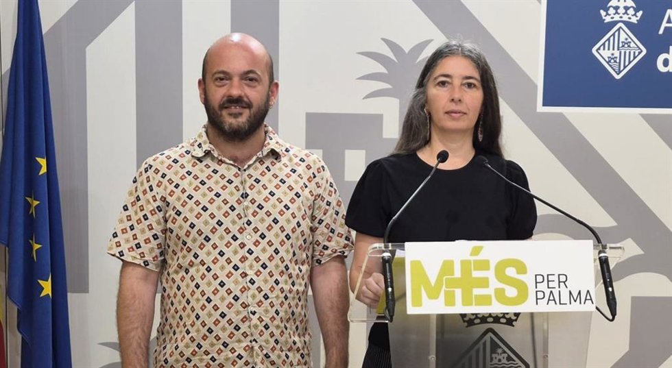 Los regidores de MÉS per Palma en el Ayuntamiento Miquel Àngel Contreras y Neus Truyol