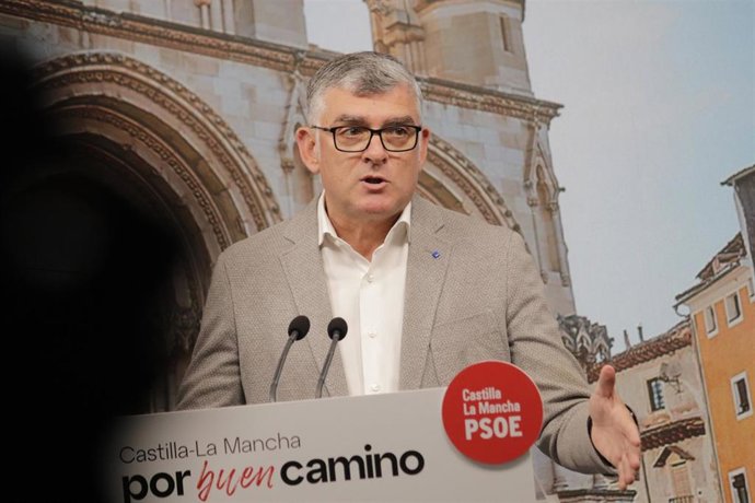 El presidente del Grupo Parlamentario Socialista en las Cortes de Castilla-La Mancha, Ángel Tomás Godoy.