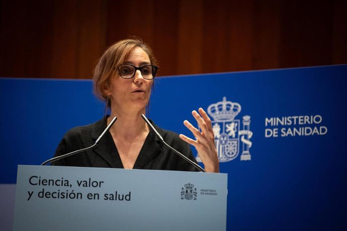 La ministra de Sanidad, Mónica García, durante la presentación del Real Decreto por el que se regula la Evaluación De Tecnologías Sanitarias (ETS), en el Ministerio de Sanidad.