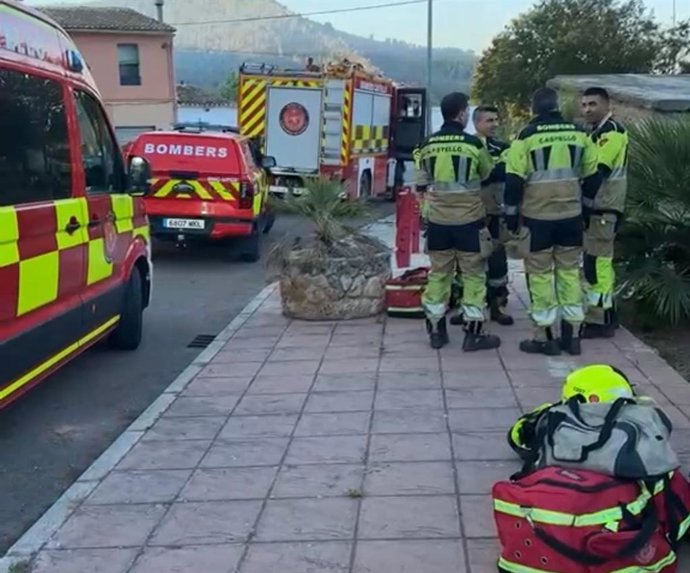 Castelló envia un relleu de bombers per a seguir amb l'extinció de l'incendi de Soneja