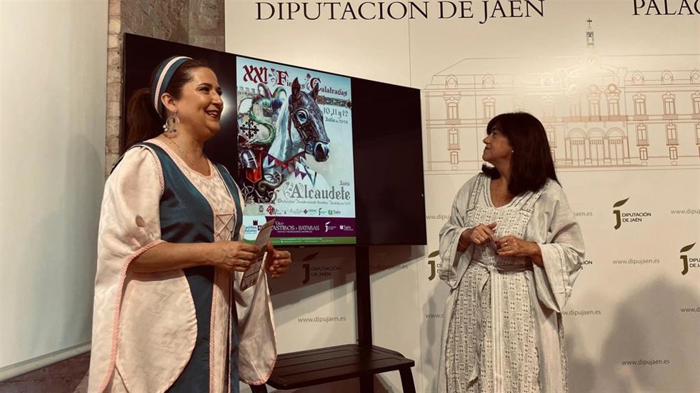 Yolanda Caballero y Francisca Medina en la presentación de las Fiestas Calatravas de Alcaudete