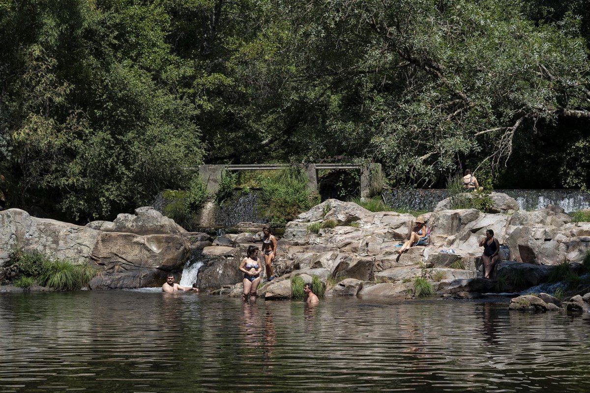 Aemet emite aviso especial por ola de calor hasta el jueves en amplias zonas de España, con hasta 40º en el Cantábrico