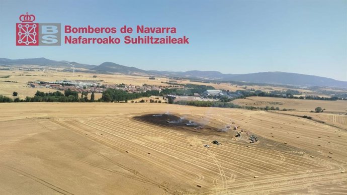 Incendio en un campo a medio cosechar en Ororbia.