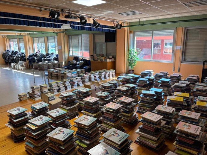 Lotes de libros valorados en 100.000 euros destinados a los centros escolares públicos de Asturias.