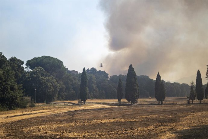 Vista de l'incendi de la Bisbal d'Empordà