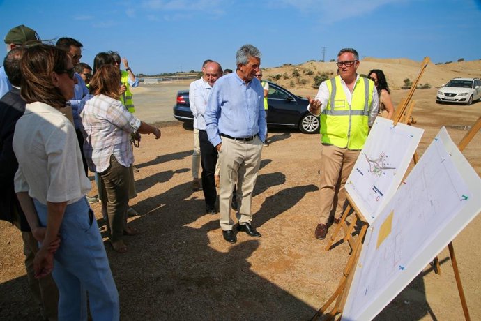 Visita a la ejecución de las obras de mejora de las conexiones de la N-502 a la altura de Gamonal.