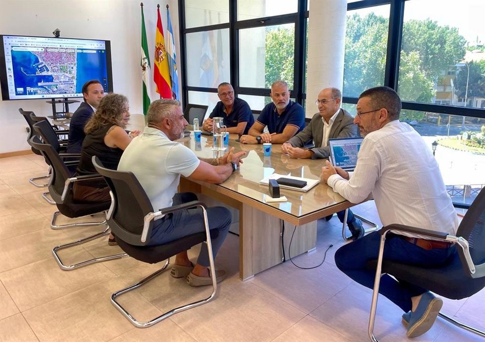 El alcalde de La Línea, Juan Franco, reunido con el Grupo Transfronterizo.