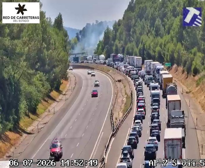 Complicaciones en la AP-7 por un incendio en Vilademuls (Girona)