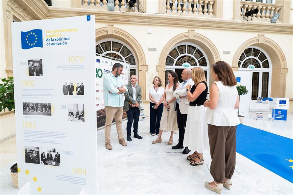 Exposición 'Andalucía, 40 años creciendo en Europa' en el Palacio Provincial de Almería.