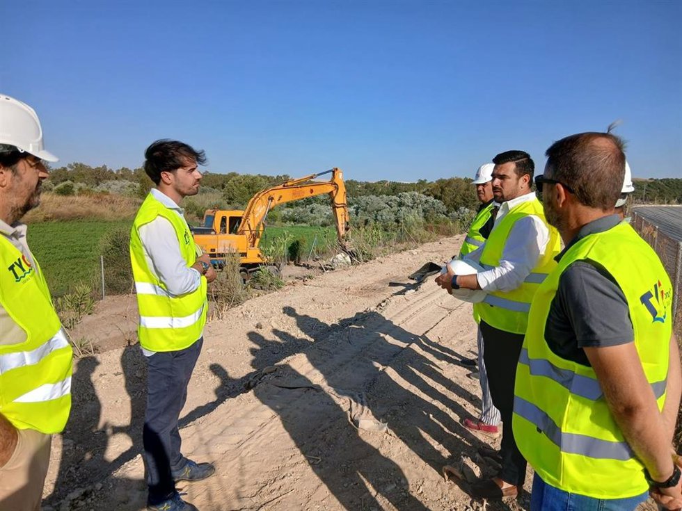 El delegado de Agricultura, Francisco Moreno, en obras en infraestructuras relacionadas con la comunidad de regantes de Guadalcacín.
