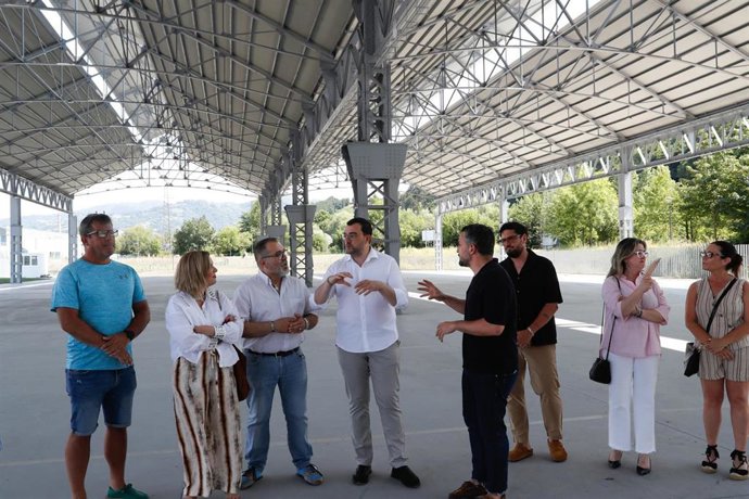 Visita del presidente del Principado de Asturias, Adrián Barbón,  al espacio Talleres El Conde.