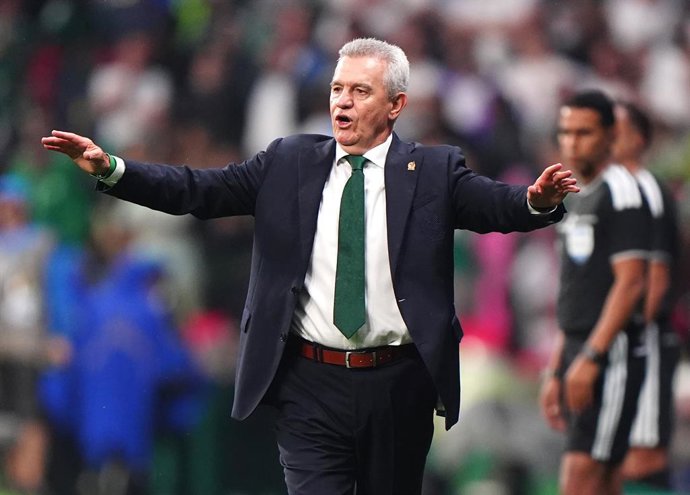 05 July 2026, Mexico, Mexico City: Mexico manager Javier Aguirre reacts during the 2026 FIFA World Cup Round of 16 knockout match between England and Mexico at Mexico City Stadium. Photo: Bradley Collyer/PA Wire/dpa