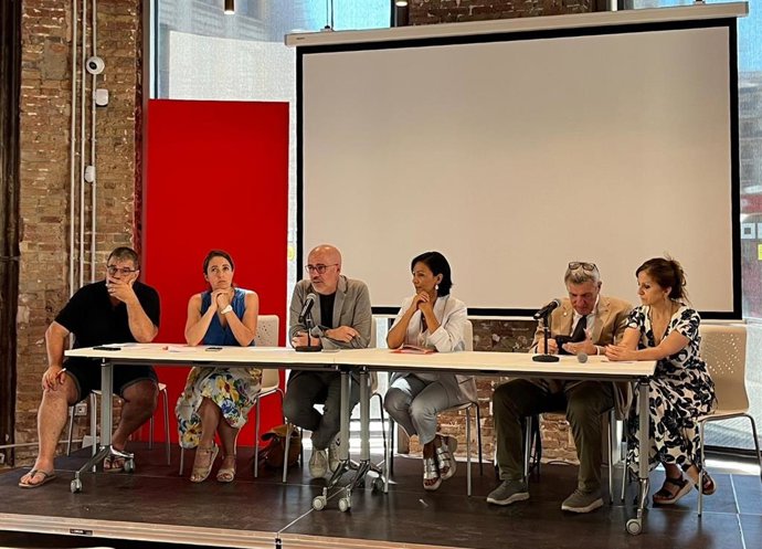 El secretario general de CC.OO., Unai Sordo; la secretaria general de CC.OO. En Catalunya, Belén López; el secretario general de la CGIL, Maurizio Landini, y la secretaria general de CGT, Sophie Binet, en la 35 Escola d'Estiu de CC.OO.
