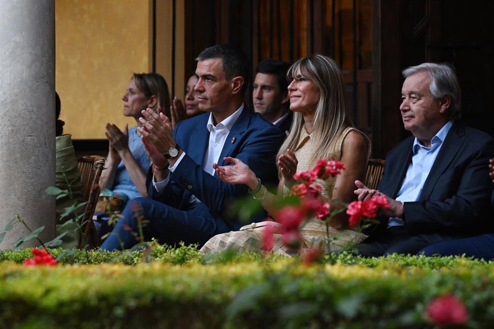 Archivo - El presidente del Gobierno, Pedro Sánchez, y su mujer Begoña Gómez, en una imagen de archivo.
