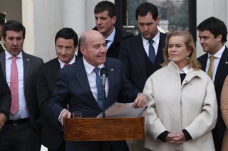 Santiago 6 de julio 2026. El Ministro de hacienda, Jorge Quiroz, realiza pun punto de prensa junto a presidentes de partidos politicos oficialistas. Dragomir Yankovic/Aton Chile