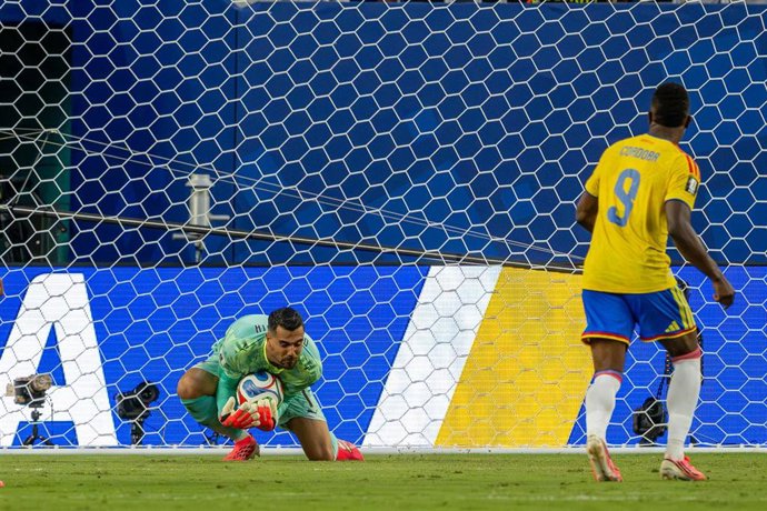 El delantero colombiano Jhon Cordoba causará baja por lesión el resto del Mundial de fútbol de 2026.