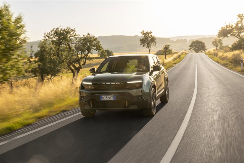 Jeep renueva el Avenger con una versión de gasolina y una edición especial por su 85 aniversario