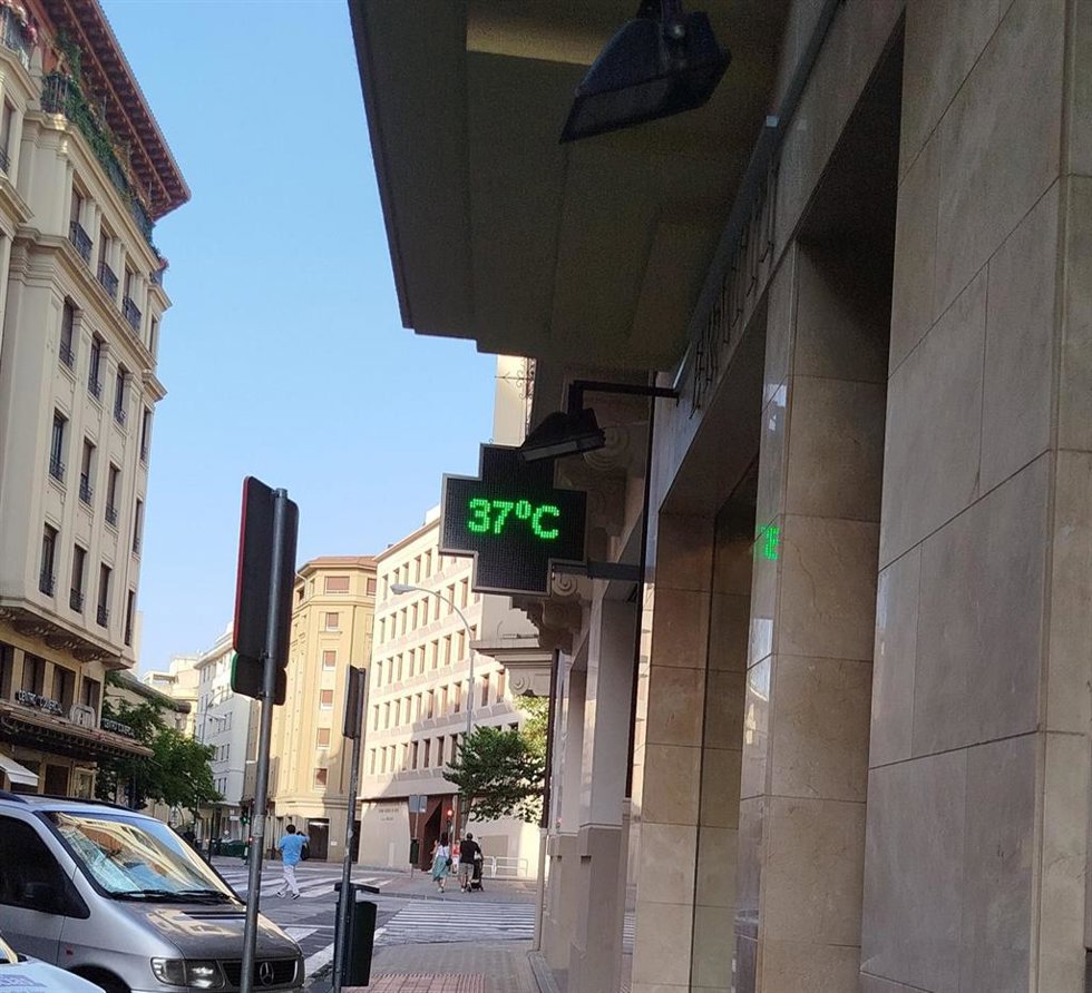 Archivo - Imagen de un termómetro en Pamplona