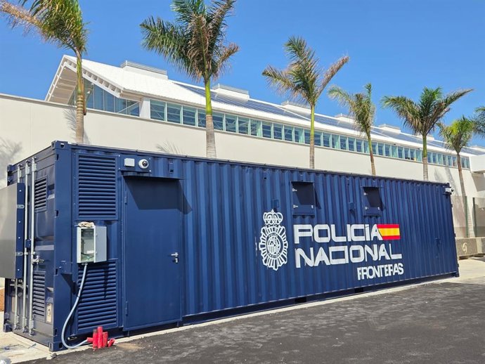 Contenedor de fronteras de Policía Nacional