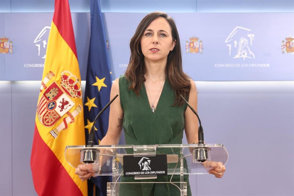 La secretaria general de Podemos, Ione Belarra, durante una rueda de prensa en el Congreso de los Diputados, a 23 de junio de 2026, en Madrid (España).