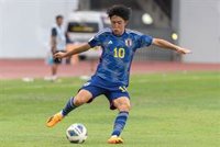 Ryunosuke Sato y Aliou Dieng fichan por el Valencia CF