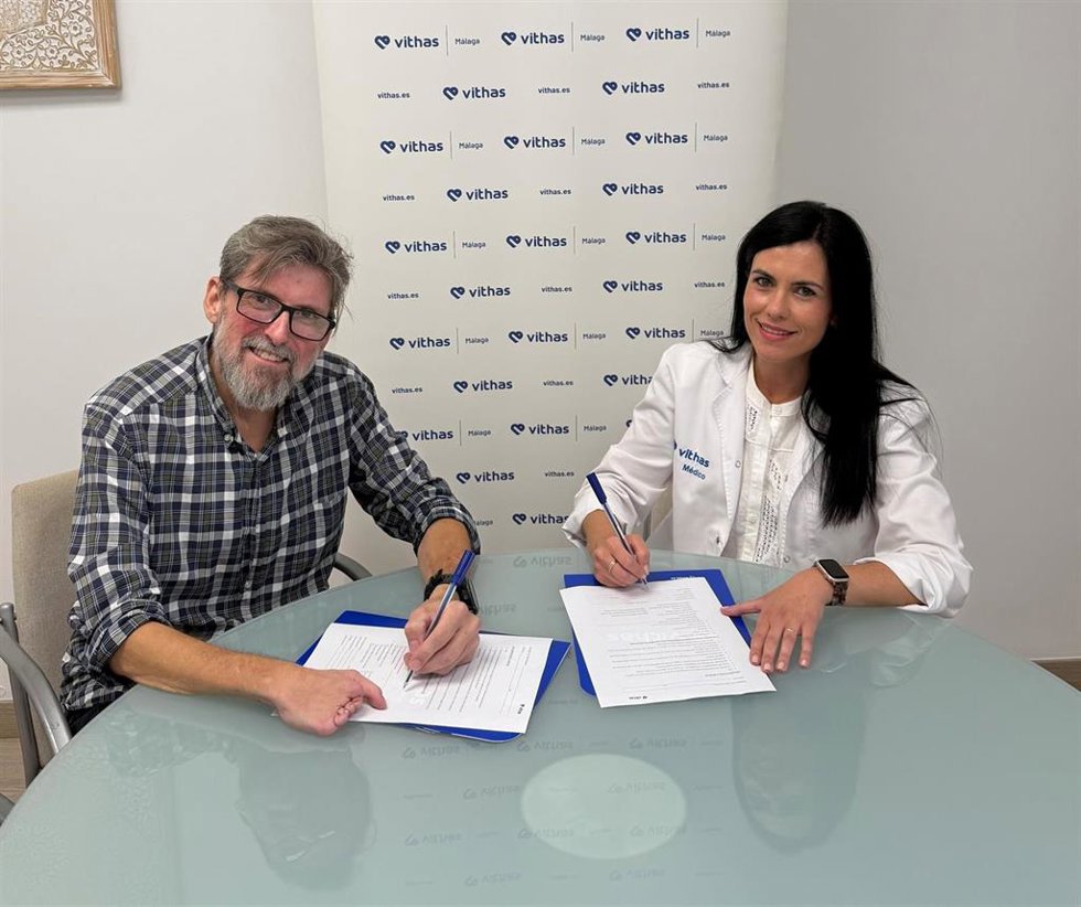 Firma de un acuerdo entre entre el Hospital Vithas Málaga y OSMA