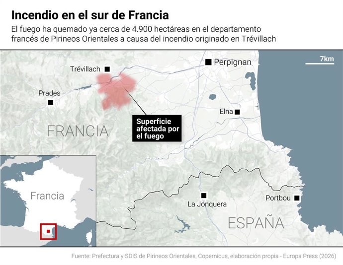 Mapa con localización del incendio en el sur de Francia. El fuego ha quemado ya cerca de 4.900 hectáreas en el departamento francés de Pirineos Orientales a causa del incendio originado en Trévillach.