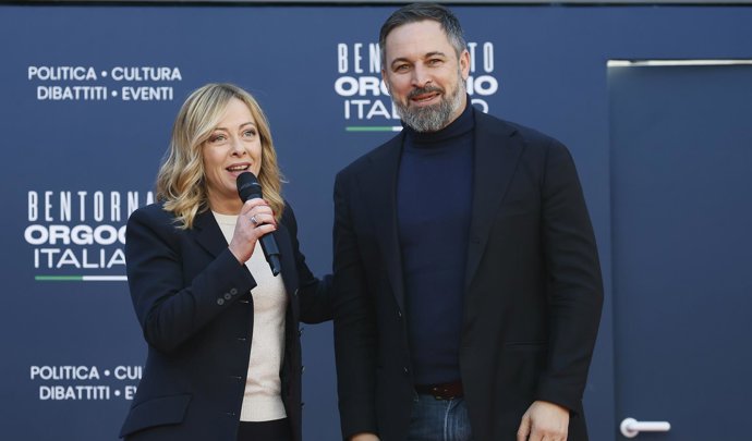 Archivo - El líder de Vox, Santiago Abascal, y la primera ministra de Italia, Giorgia Meloni. 