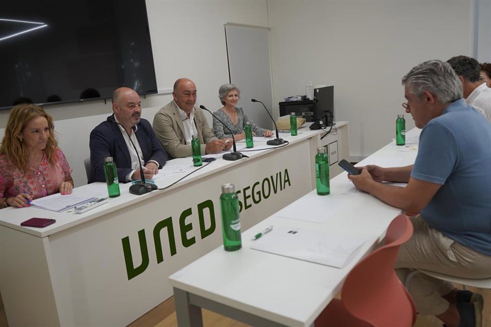Reunión del patronato de la UNED en Segovia.