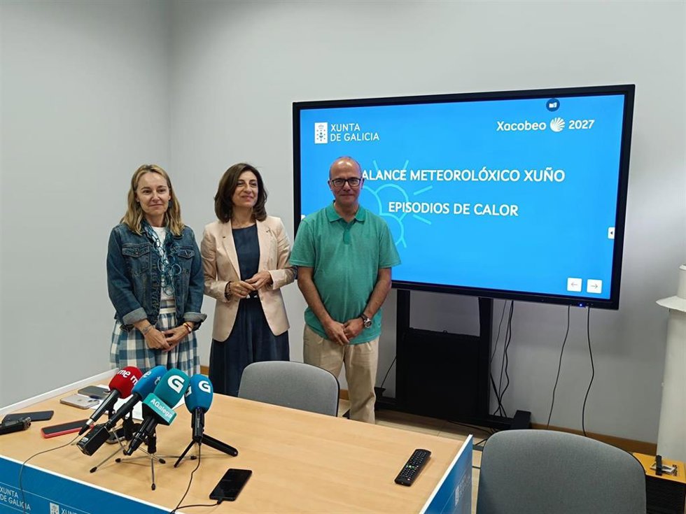Rueda de prensa de la conselleira de Medio Ambiente, Ángeles Vázuqez, y el coordinador de Meteogalicia, Juan Taboada