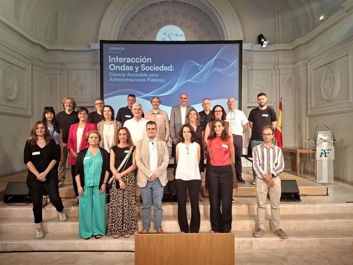 Jornada informativa sobre o projeto “Interação entre ondas e sociedade: ciência acessível para as administrações públicas”.