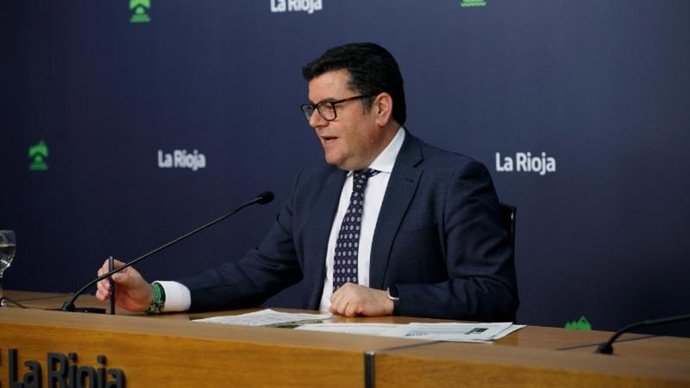 Archivo - El portavoz del Gobierno riojano, Alfonso Domínguez.