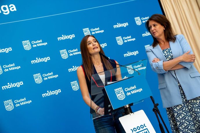 La portavoz del equipo de gobierno, Elisa Pérez de Siles, y la concejala delegada de Urbanismo, Carmen Casero, en rueda de prensa