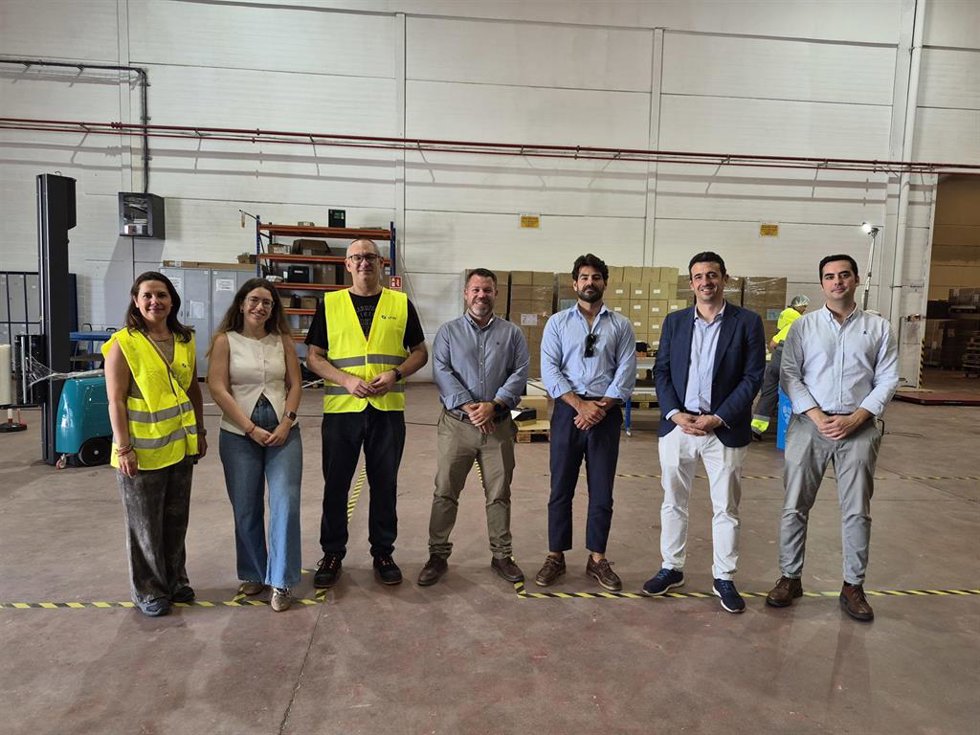 El gerente de Franjuba, Alejandro Barragán, y el director general de UNEI, Rafael Cía, en su visita al proyecto conjunto que tienen en Jerez.