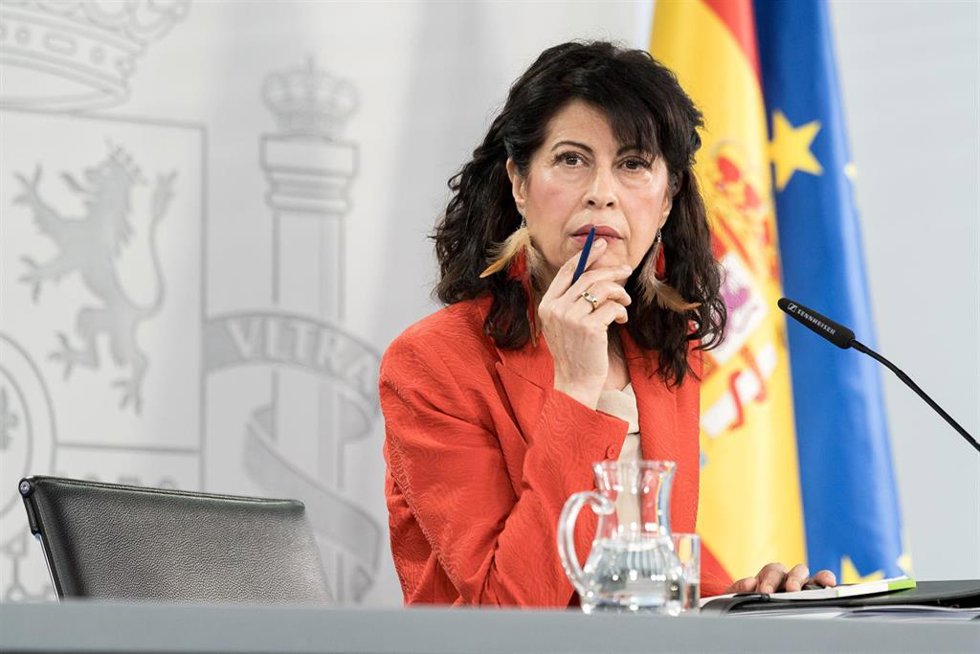 Archivo - La ministra de Igualdad, Ana Redondo, durante una rueda de prensa tras el Consejo de Ministros, en el Palacio de La Moncloa, a 7 de abril de 2026, en Madrid (España). 