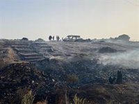 El Ayuntamiento cifra en unas 300 las chabolas afectadas en el incendio del asentamiento de Palos (Huelva)