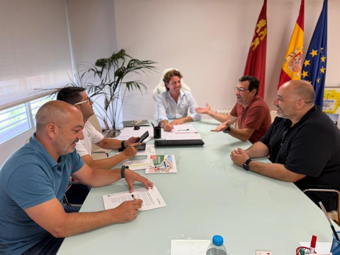 Reunión del director general de Deportes, Fran Sánchez, sobre el proyecto de inclusión de jóvenes con Trastorno del Espectro Autista