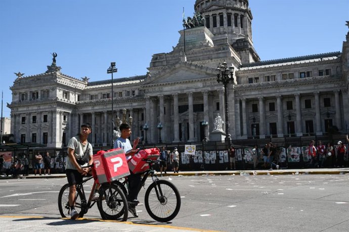 Archivo - Diputados de Argentina piden a Milei rechazar ante la ONU el bloqueo de EEUU sobre Cuba