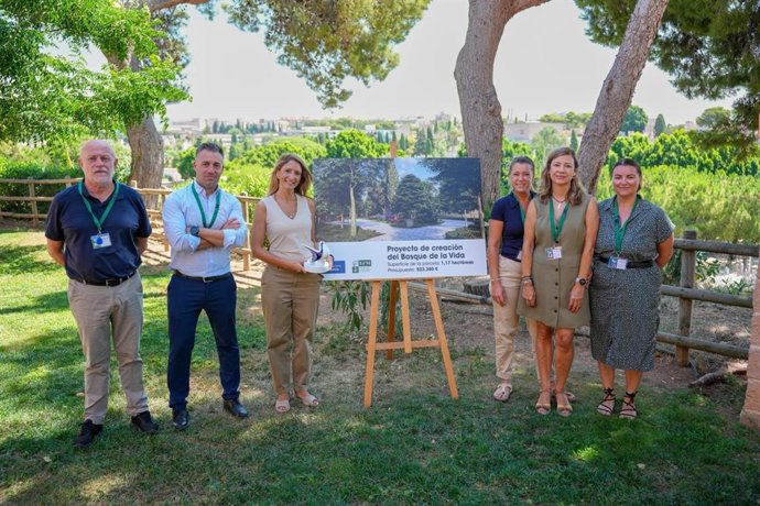 El Bosque de la Vida del cementerio de Palma recibe el premio AFCM por su gestión sostenible y medioambiental