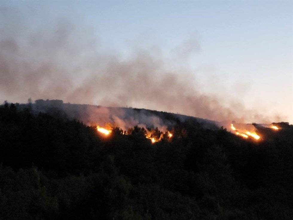 Imagen del incendio de Loporzano en la noche del sábado.