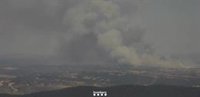 Els Bombers treballen en un incendi agrícola a Selvanera (Lleida)