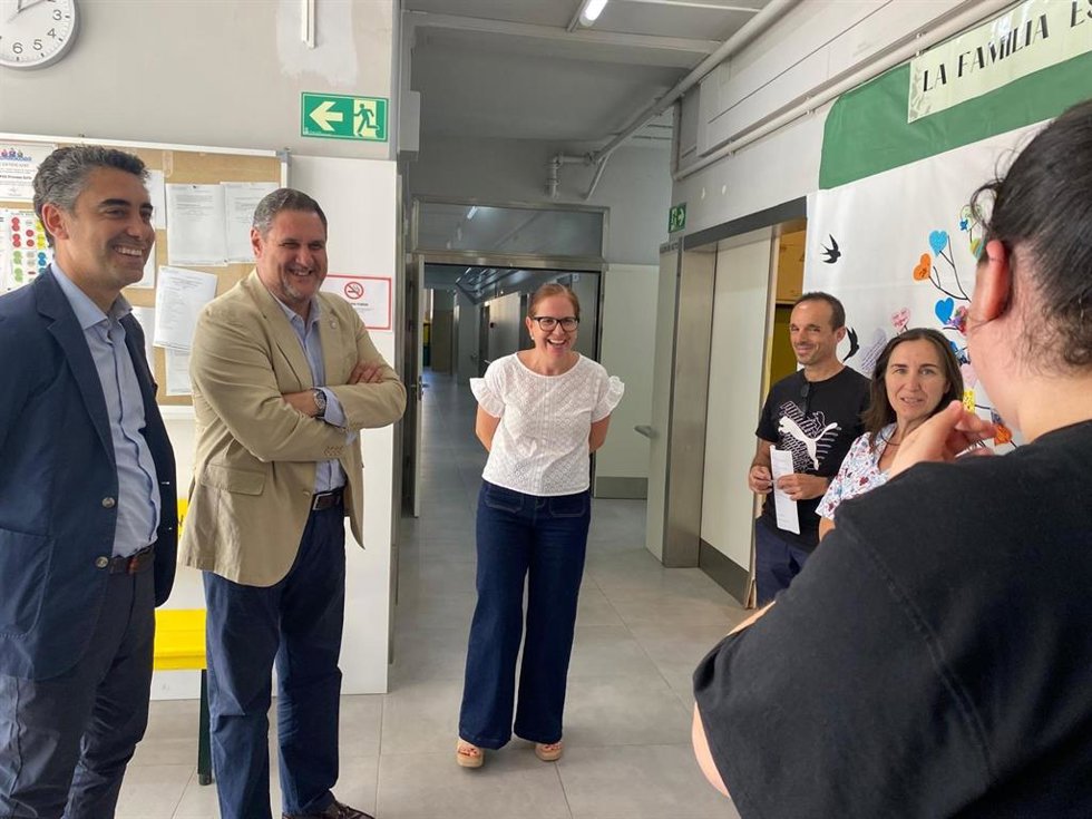 El delegado territorial de Desarrollo Educativo y FP, Francisco Alonso, visita el CEEE Princesa Sofía.