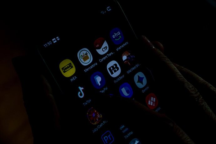 Archivo - Un móvil con la aplicación de Tiktok, a 8 de julio de 2025, en Madrid (España).