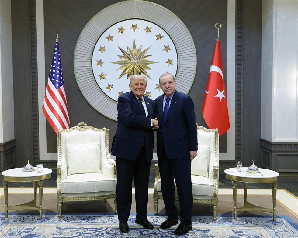 El presidente de EEUU, Donald Trump, y su homólogo turco, Recep Tayyip Erdogan, antes de la cumbre de líderes de la OTAN. 